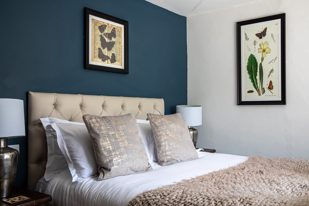 pelican inn double bed luxury decor